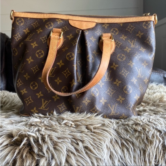 Louis Vuitton Monogram Polermo PM - Picture 6 of 15